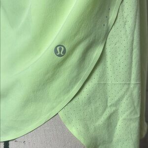 Lululemon High Low Flow Tank Top Size 6 - Lemongrass